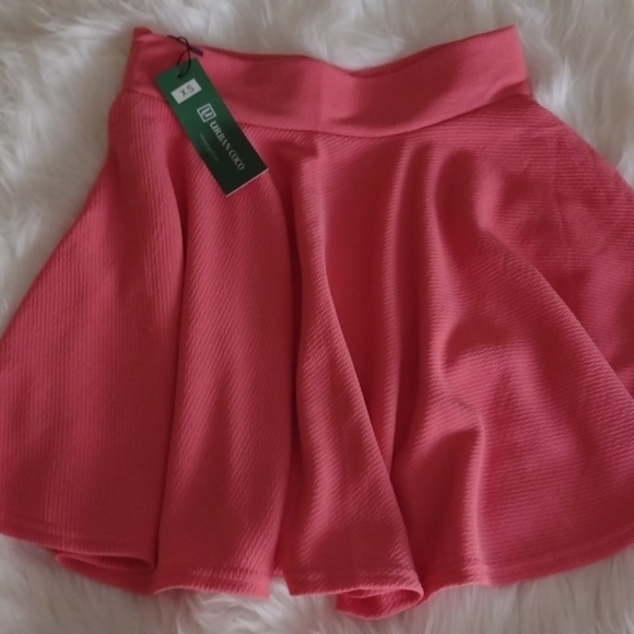 urban coco Dresses & Skirts - Xs brand new coral skater skirt